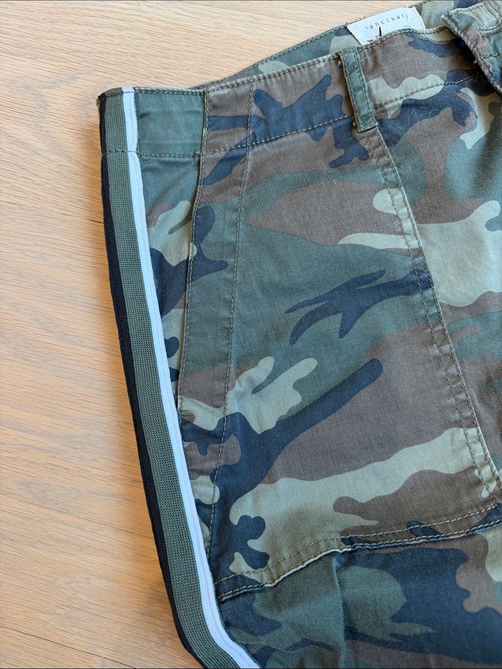 Sanctuary Anthropologie camp side stripe stretch pants cropped size 28 Like new - Picture 3 of 8